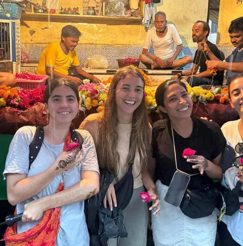 Agra Food Tours: From Street Eats to Night Markets