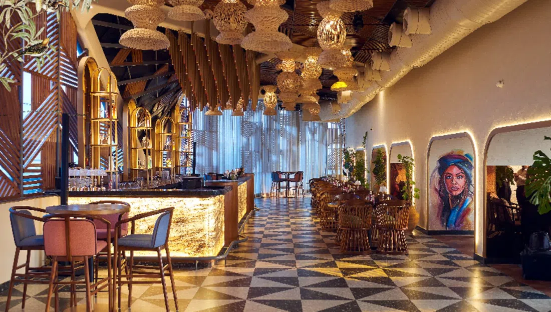 Qairo Rooftop Cafe, Agra